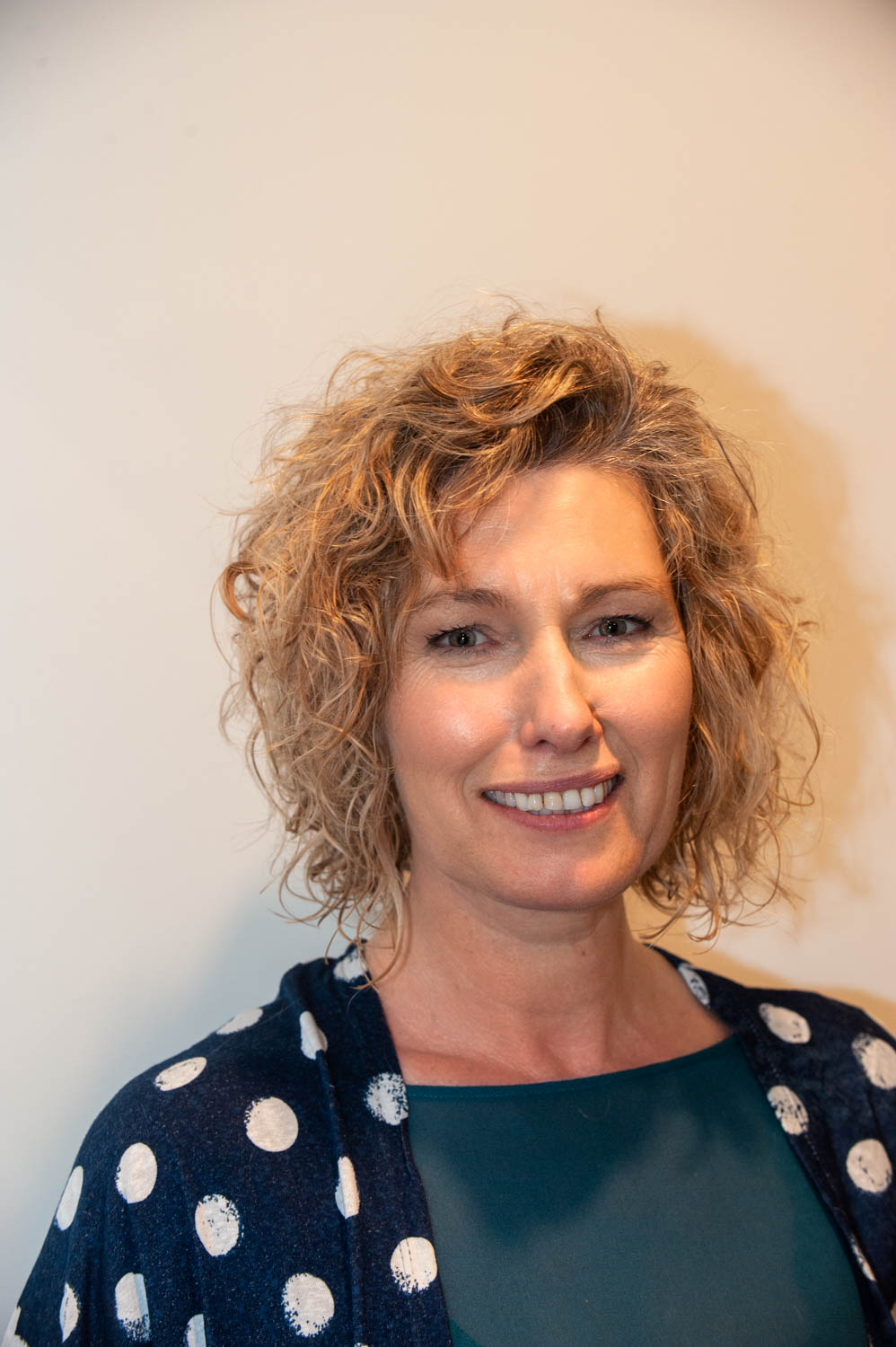 Get Curly Hair Cut Auckland Background